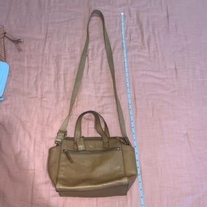 Fossil: tan crossbody bag